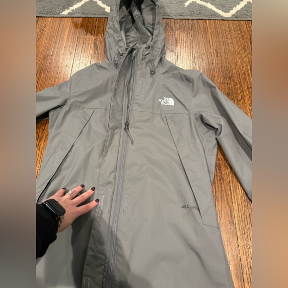 The North Face Women's Antora Rain Parka -Smoked Pearl - Picture 13 of 14
